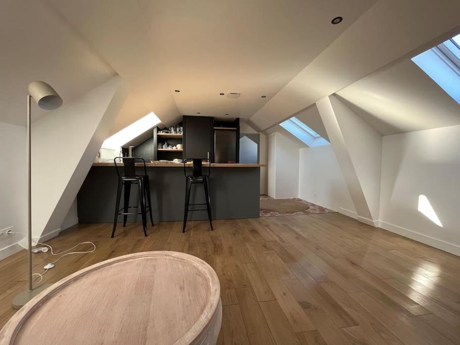 Sur Les Toits De Fontainebleau - Hypercentre Apartment Bagian luar foto