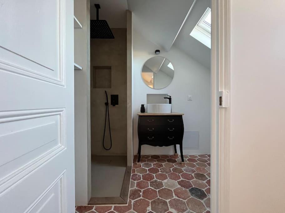 Sur Les Toits De Fontainebleau - Hypercentre Apartment Bagian luar foto